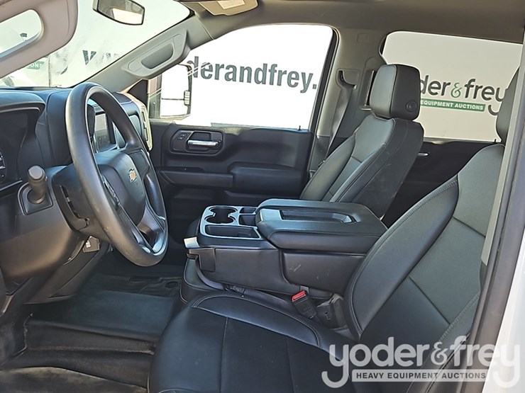 2022-chevrolet-2500hd-image-22