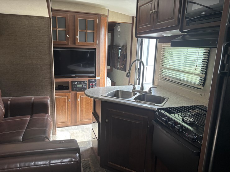 2016-keystone-camper-image-10