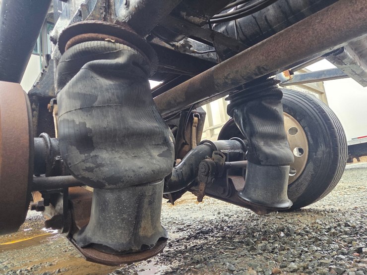 1995-peterbilt-357-image-57