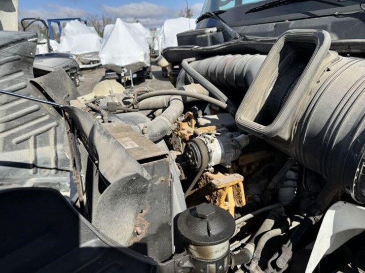 2004-international-8600-image-13