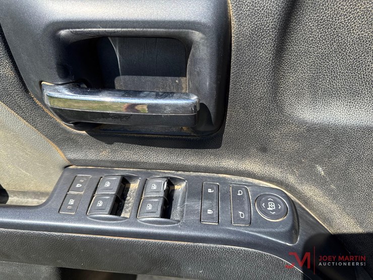 2018-chevrolet-2500-image-20