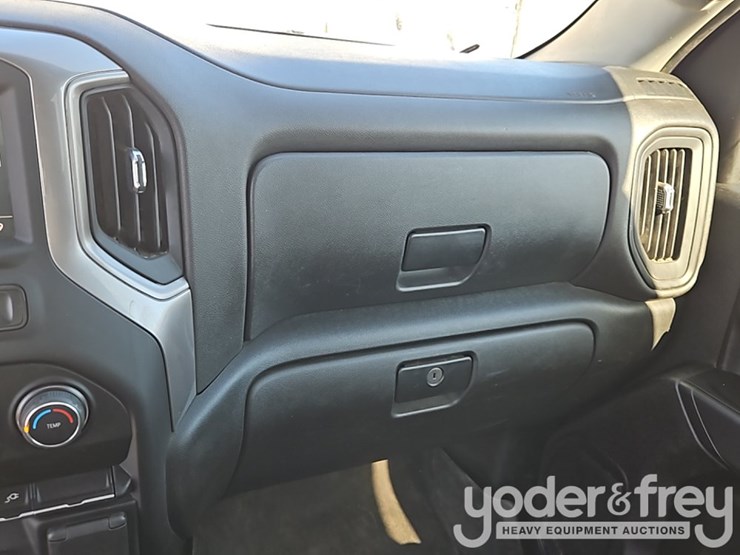 2022-chevrolet-2500hd-image-23