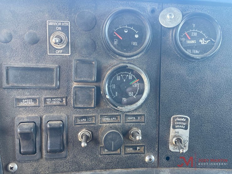 1996-mack-rd688s-image-24