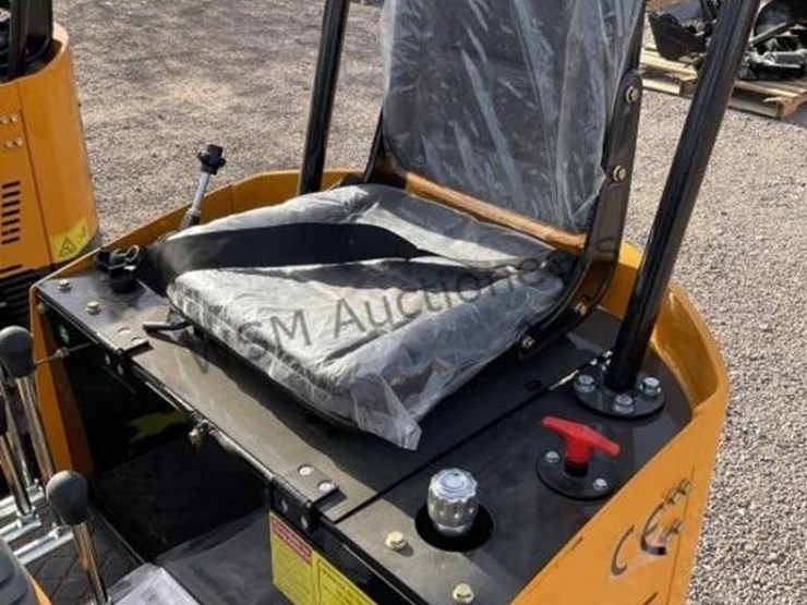 2026-miva-13-mini-excavator-image-8