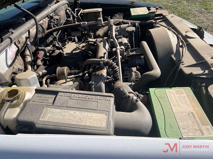 2001-chevrolet-3500hd-image-15