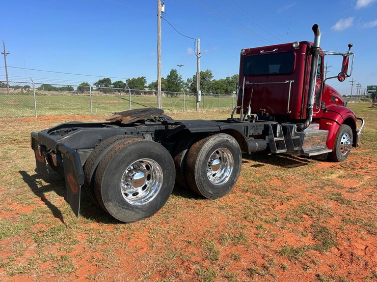 2012-peterbilt-386-image-32