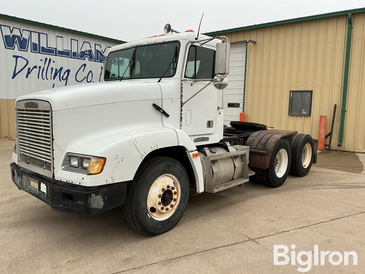 1995-freightliner-fld112-image-1
