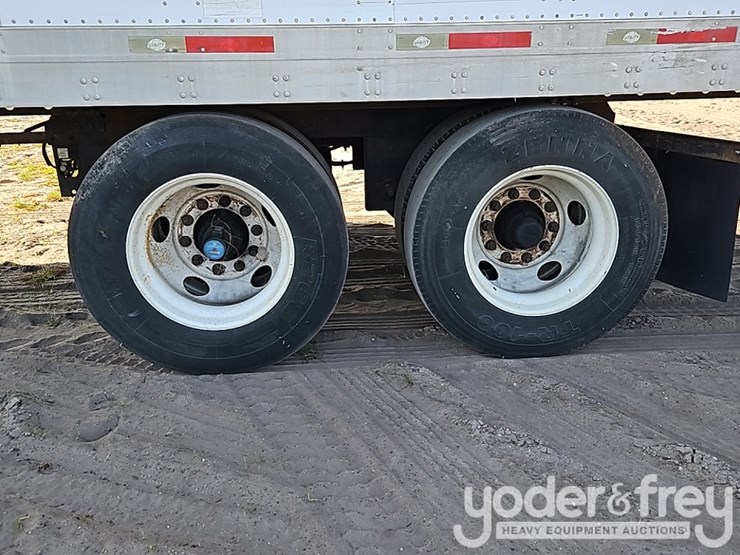 2008-utility-53'-image-9