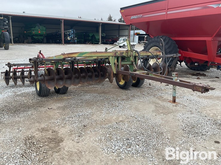 john-deere-210-image-3