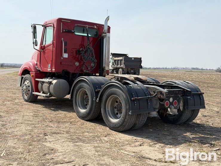 2006-freightliner-columbia-120-image-7