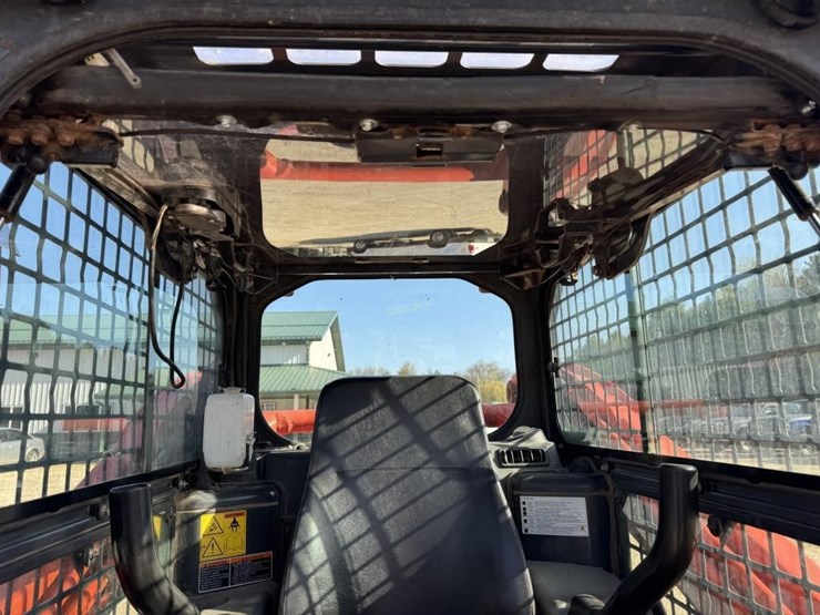 2015-kubota-svl75-2-image-11