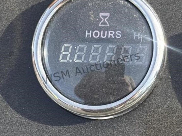 2026-sdl-380r-stand-up-skid-steer-image-11