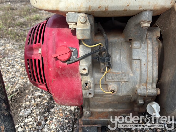 2014-honda-wt30x-image-9