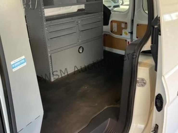 2015-ford-transit-connect-image-11