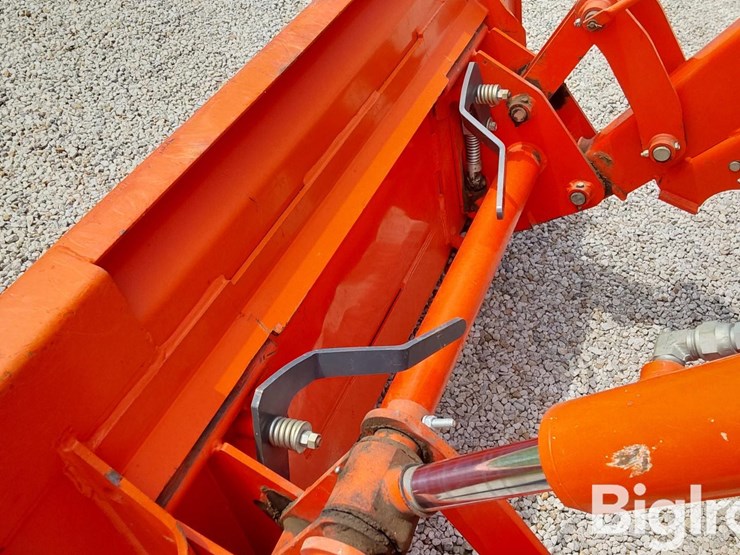 kubota-m7040d-image-13