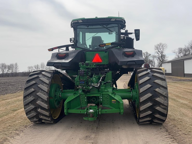 2024-john-deere-9rt-590-tractor-image-6