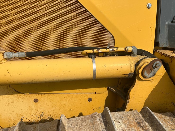 2006-deere-750j-lgp-image-18