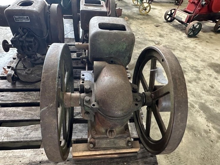 john-deere-type-e-hit-&-miss-engine-image-5
