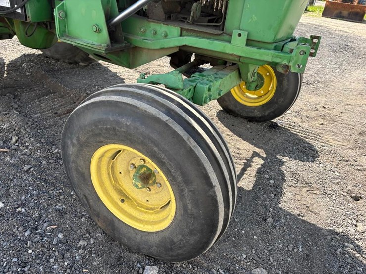 john-deere-4230-image-11