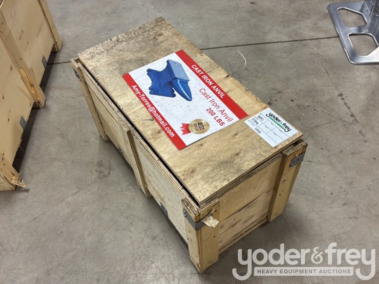 unused-200lb-cast-iron-anvil-image-2