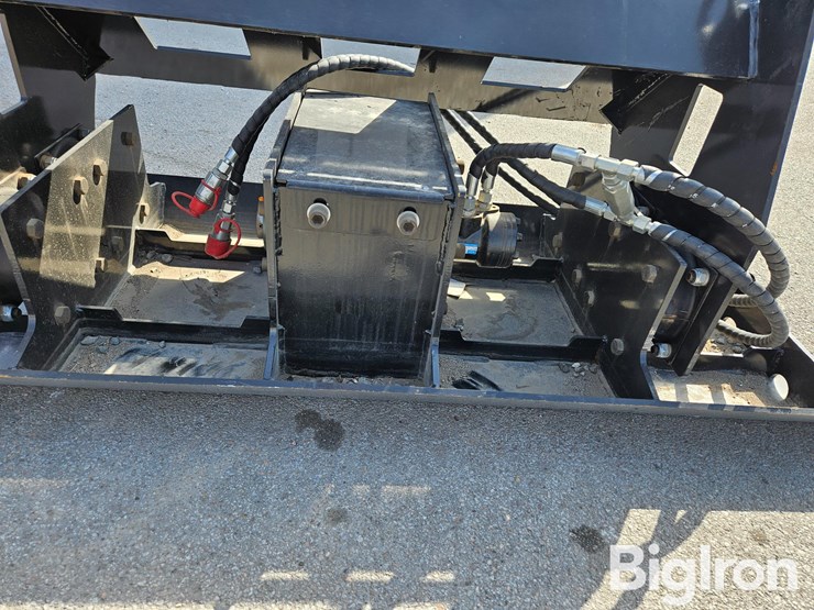 2025-massey-ferguson-730-image-16