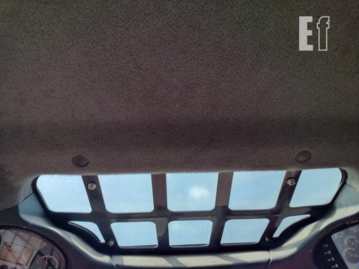 2017-bobcat-t595-image-9