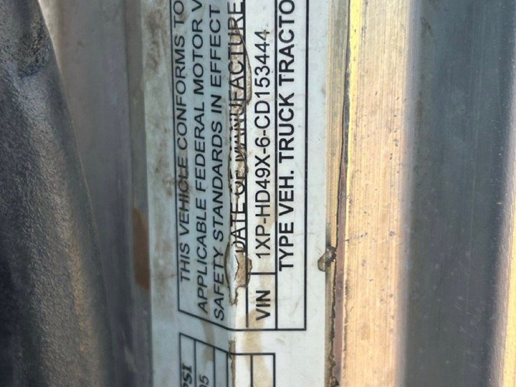 2012-peterbilt-386-image-38