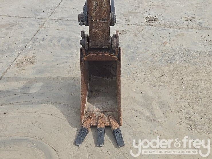 2019-deere-35g-image-28