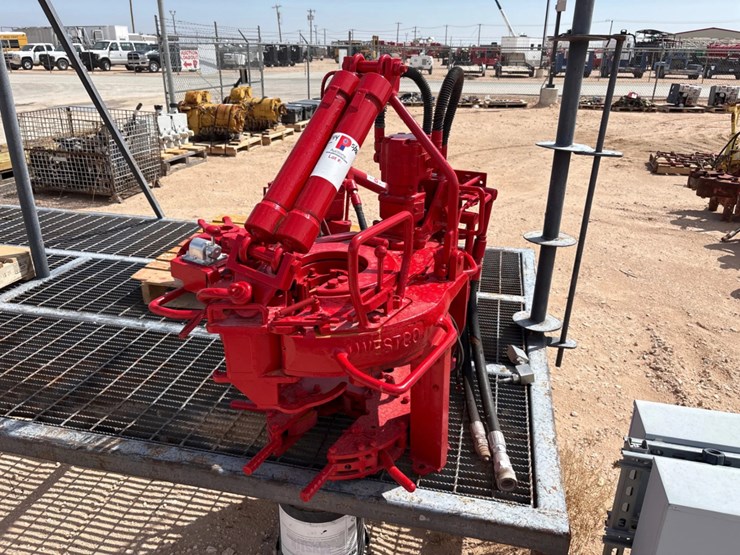 westco-4500-hydraulic-tubing-tong-image-1