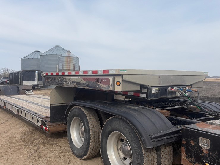 2022-muv-all-5370hdg-image-7