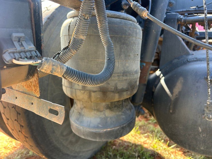 2012-peterbilt-386-image-10