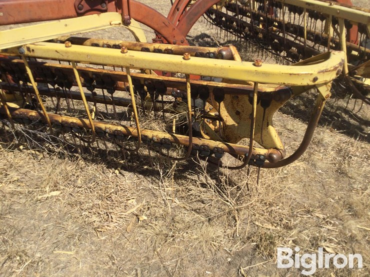 new-holland-260-image-12