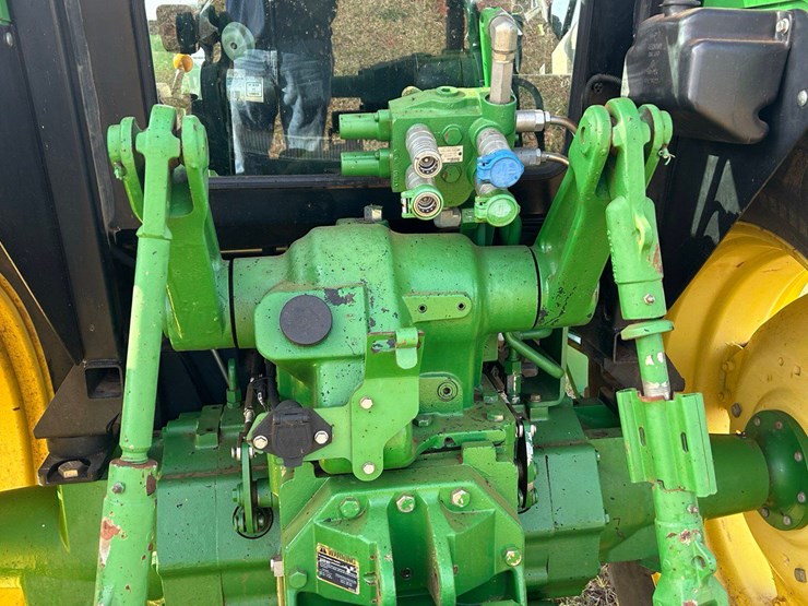 2010-john-deere-6115d-image-6