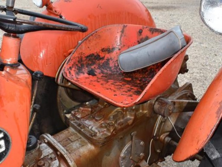 massey-ferguson-135-image-14