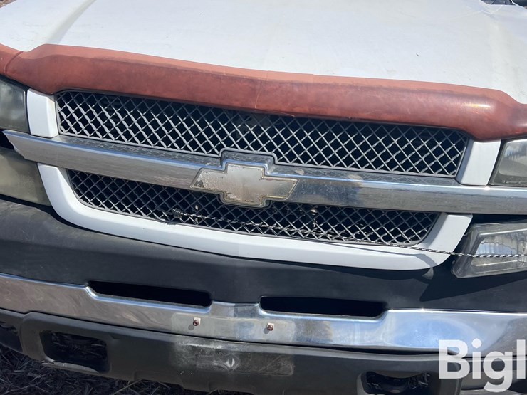 2004-chevrolet-silverado-2500-image-20