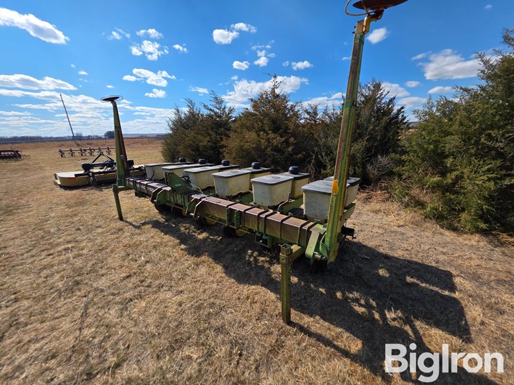 john-deere-7100-image-1