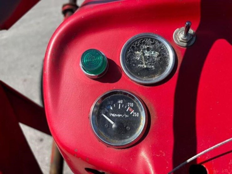 massey-ferguson-135-image-15