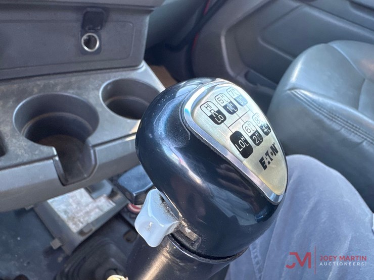 2017-kenworth-t880-image-45