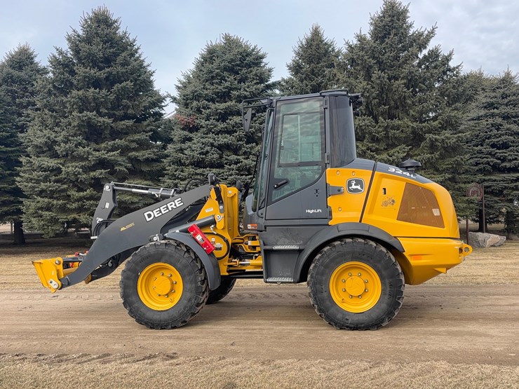 2023-deere-324l-image-8