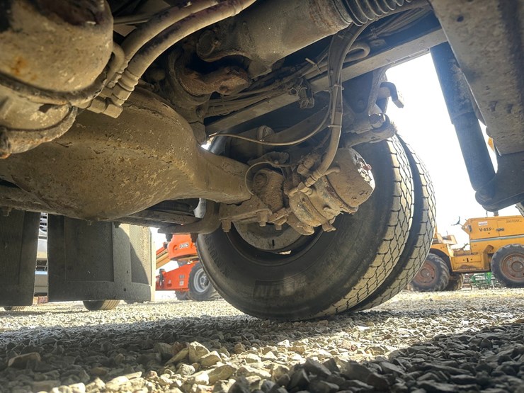 2019-massey-ferguson-8-image-73