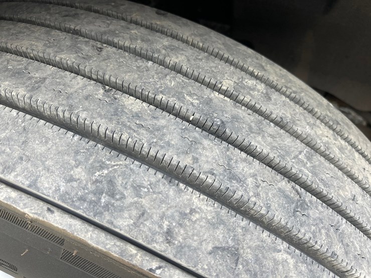 2009-volvo-10-image-70