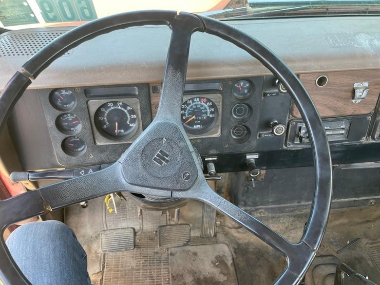 1986-international-s1700-image-14