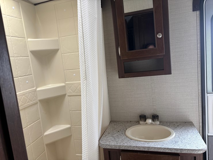 2016-keystone-camper-image-9