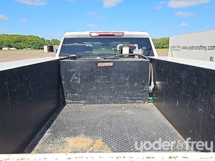 2022-chevrolet-2500hd-image-14