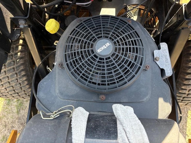 cub-cadet-tank-lz-zero-turn-mower-image-7