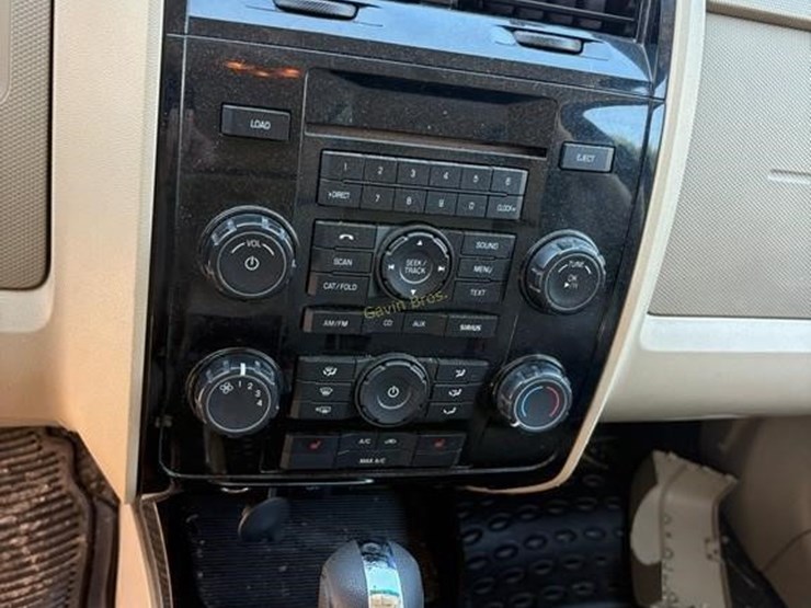 2012-ford-escape-image-8