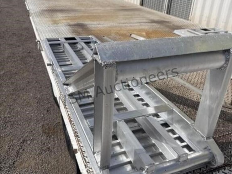 2010-f/b-trailer-image-12