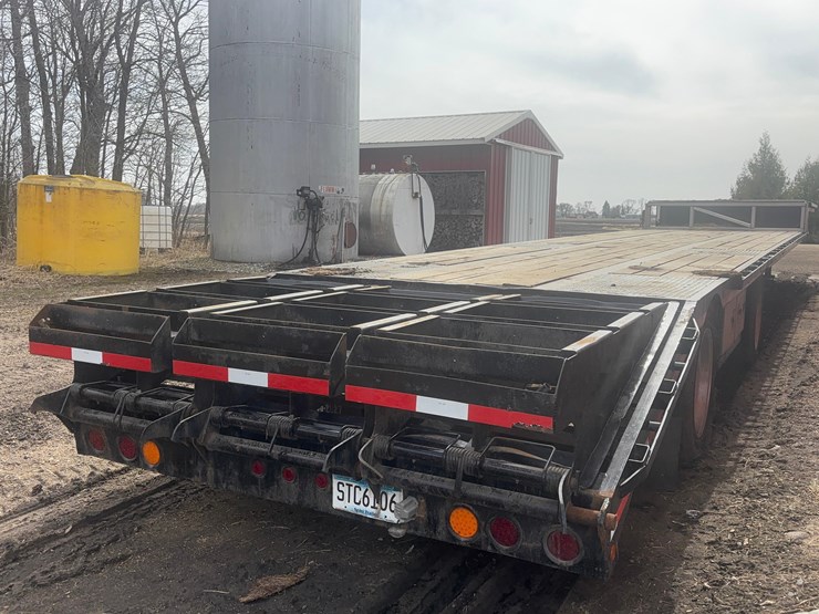 step-deck-trailer-image-6