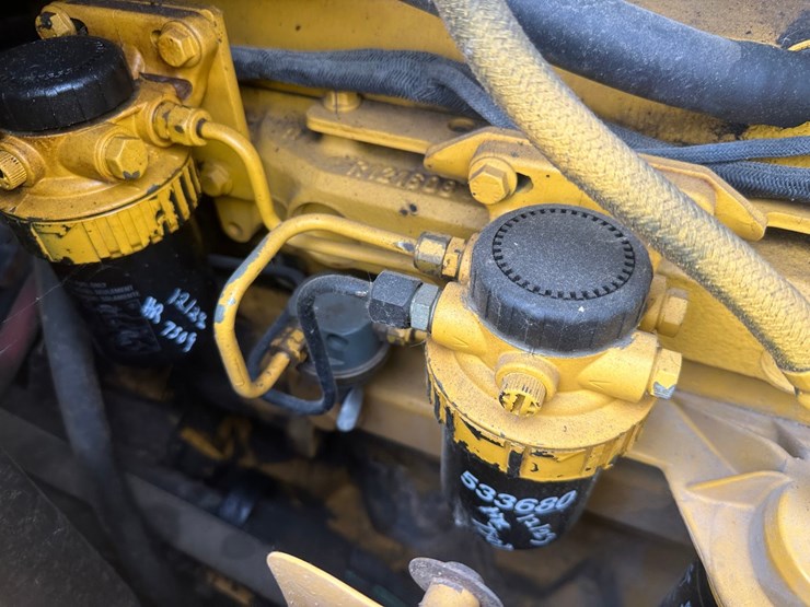 2006-deere-750j-lgp-image-56