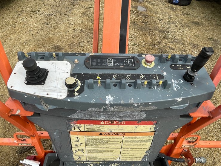 2007-jlg-860sj-image-32